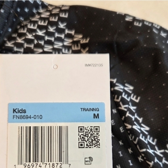Nike Dri-FIT Kids' Black and White "NIKE" Graphic Training T-Shirt Medium New - Picture 7 of 8